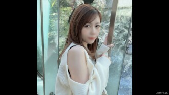 FC2-PPV-4367666 第一次拍照和露脸！限时3天！ 「什么，你要在这里做吗！？」我把妖艳的白领女郎带到漫画书前，躲在众人的视线里，在高潮时痛苦地翻腾，中出她！ ！进一步后续中出！ ！
