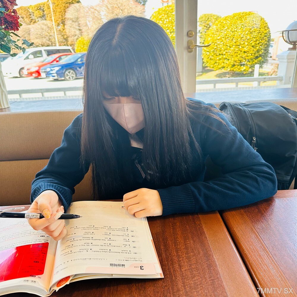 FC2-PPV-4368585 （好地方、坏地方、面子）学习和学习动作很重要。成人训练是学士学位后的骚动，人群中间有大量的声音。在线观看