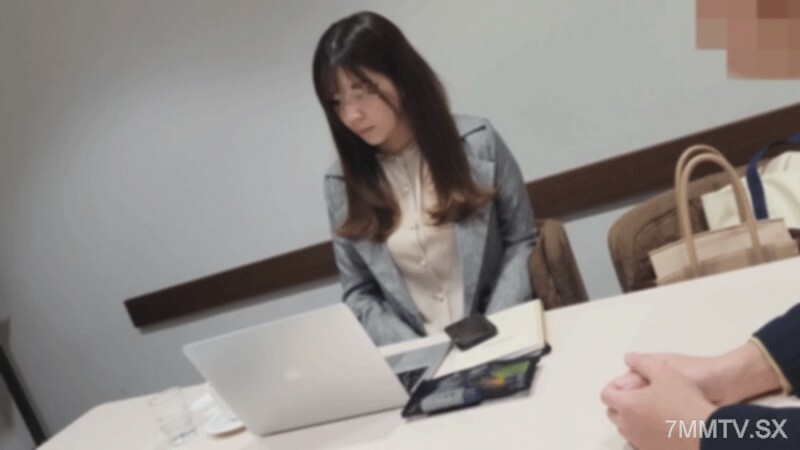 FC2-PPV-4407539 前公务员的美丽乳房。进场工作区的入口。宅内上映同时大量低俗赎回，美胸玩法，同时使用不悦（仅限1980年4月）在线观看