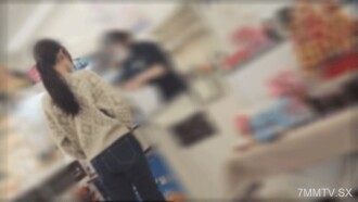 Atsushi Maeda has a young, slim wife who lives in Tova. Debt accumulates and leads to escaping after a good life. He was caught and pushed to the bed at home, where he filmed the vaginal passage and ejaculated.