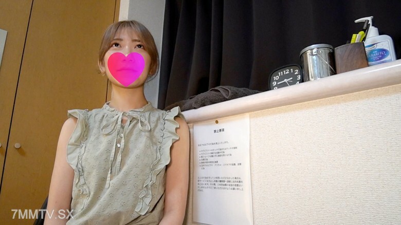 FC2-PPV-4515779 2张私人照片** Daigemi ** 20岁Megumi-chan在线观看