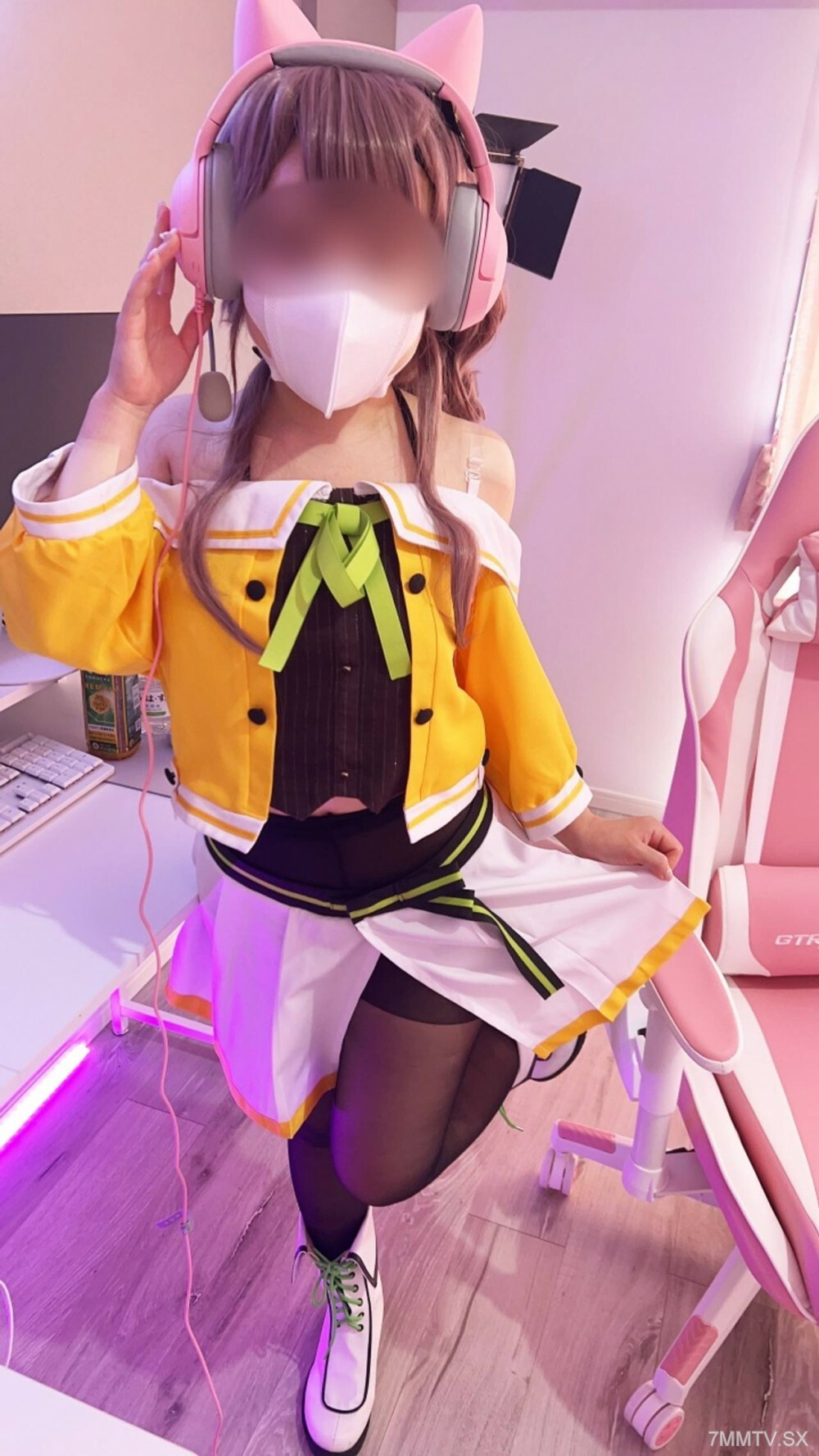 FC2-PPV-4530769 VTUBER NATSURI MAORI FCUP 的 Achan 部门在线观看