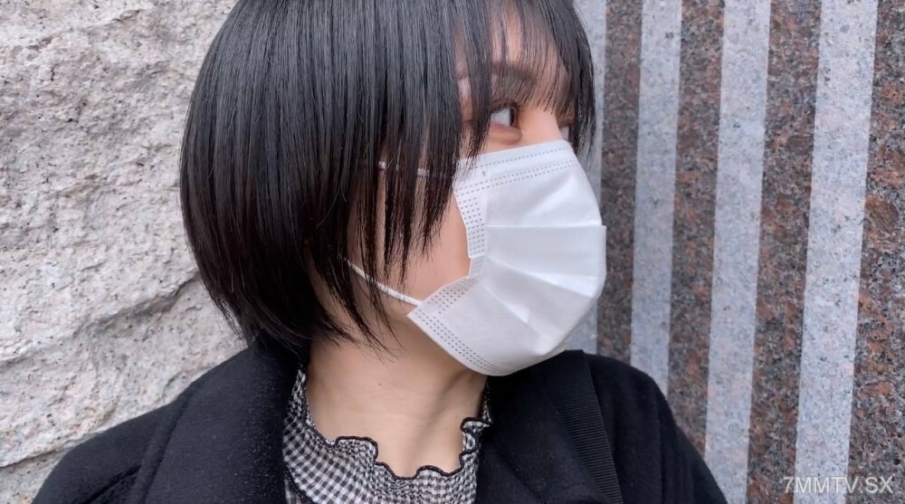 FC2-PPV-4538470 叶月酱是一位来自乡村的美丽女子。在线观看