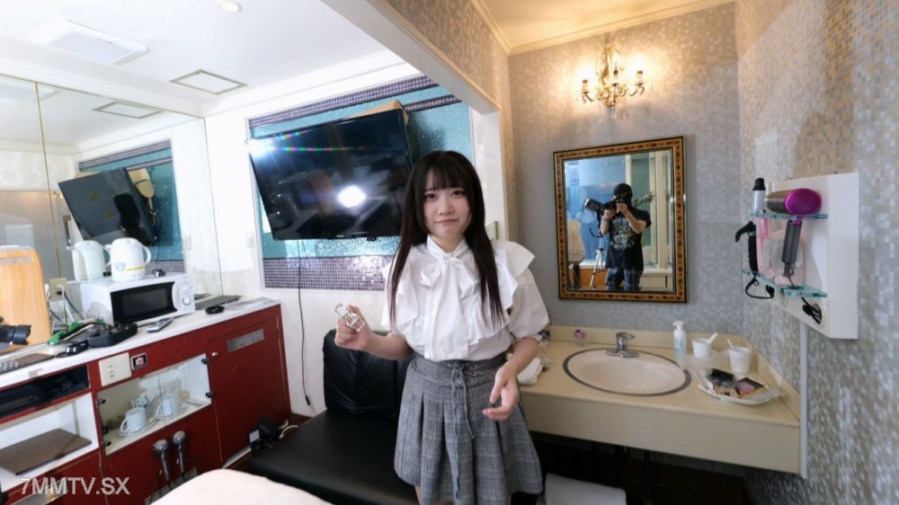 FC2-PPV-4540648 CP0299 美丽的女人，美丽的脸蛋和中出在线观看