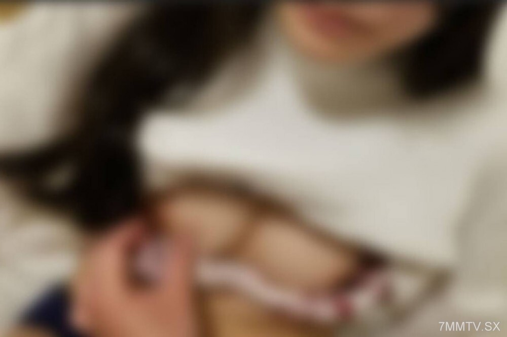 FC2-PPV-4556079 “我离开酒店比较早，所以天气很冷。”在线观看