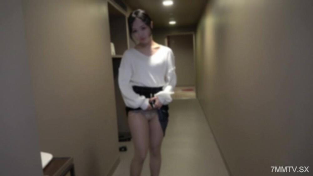 FC2-PPV-4558488 三连色，一美女爱得惊天动地。当它穿过天空时，大量的精液被喷射出来。在线观看
