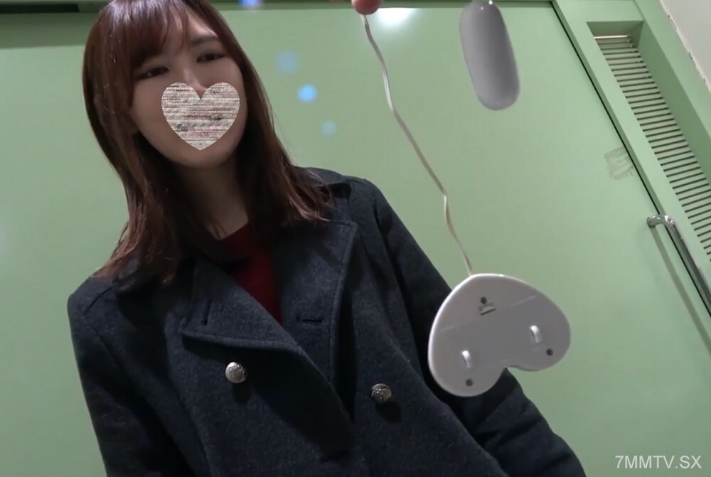 FC2-PPV-4560194 敏感美丽的女人，独特的身体♡Haruka振动器步行约会x口射精！ [高中办公室]在线观看