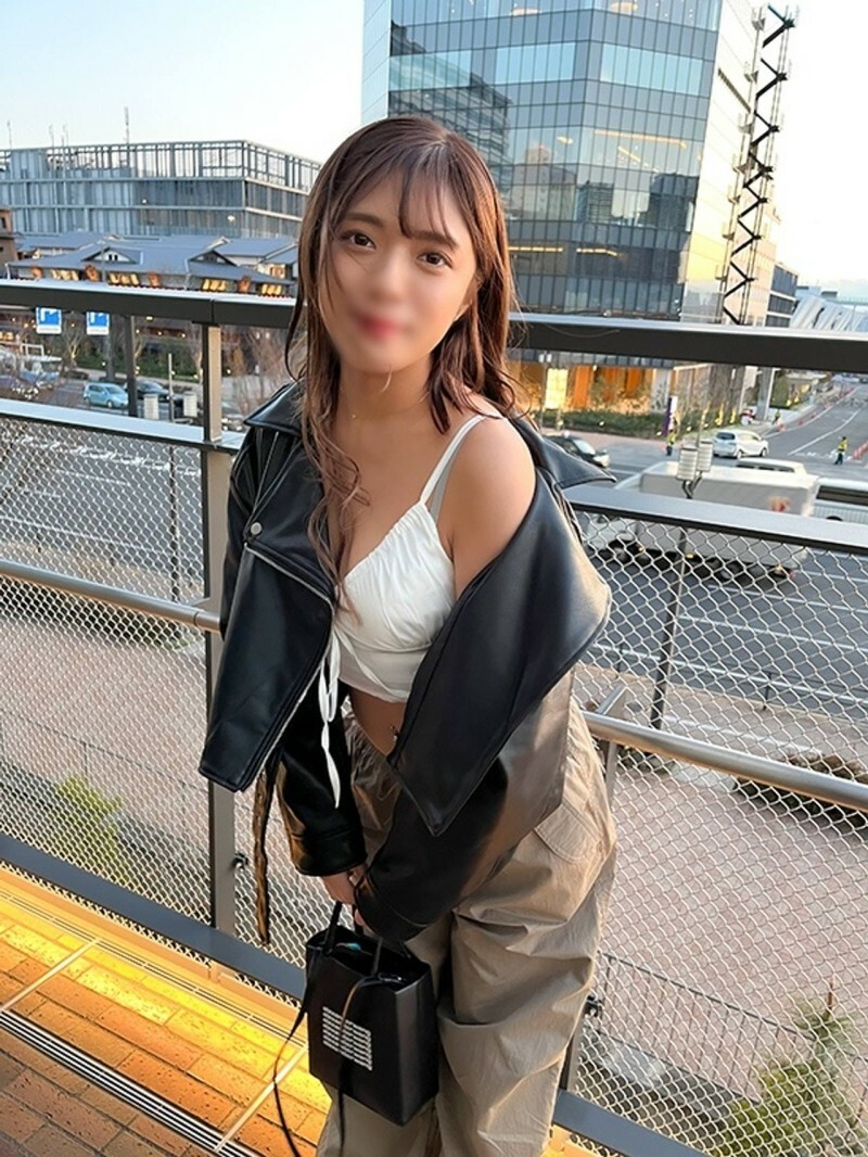 FC2-PPV-4568597 *首次数量有限* [Gonzo 翻译]“●●活跃惯犯”的延续 Ayu（21） Ayu（21）拥有强烈的身体，不可避免地勃起，摇晃着美丽的巨乳，并进行了严重的交配在线观看