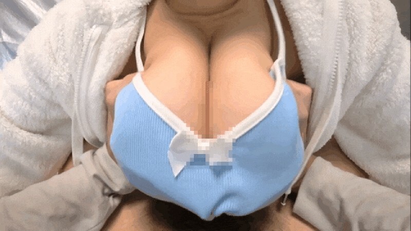 FC2-PPV-4572492 未公开的乳交！在线观看