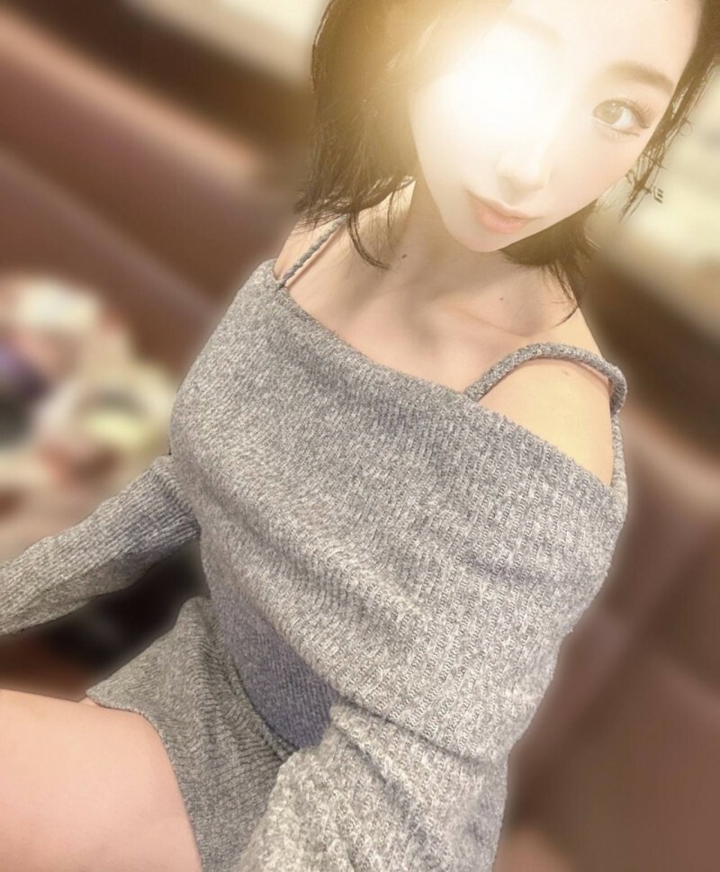 【中出し/素人美女(20)】モデル級のスタイルに凄テクと名器を持つ極上美女が感じまくってイキまくり！気持ち良すぎて早々に中出しで生搾りされましたｗ045