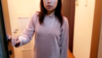 【개인】 자택 전 통로에서 물고 집 안으로 데리고 들어가 고기 변기 질 내에 연속 질 내 사정되어 남편에게 팔린 아내