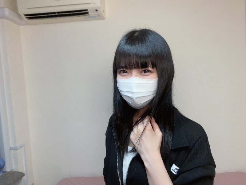 FC2-PPV-4611970 【首次限定50%折扣】【触动你本能的可爱！ ] 一个女人如果允许她的男朋友直接操她，她就会立刻被操！ 享受整洁的咖啡馆店员的精緻口交和阴道！ [小春(22)] [评论奖励]在线观看