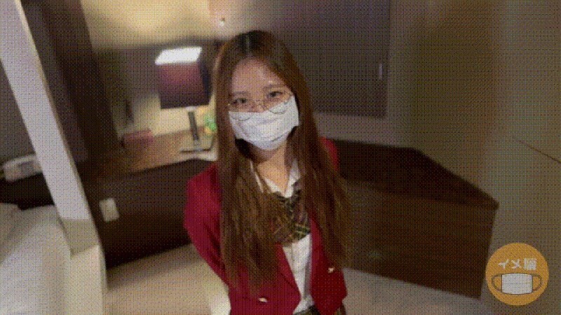 FC2-PPV-4617668 真正的 18 岁女孩为庆祝毕业首次出演 AV IMEDAMAFC2在线观看