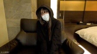 [Premier tournage amateur] Hazuki (18), 173cm et 58kg, un corps de mannequin avec de petits seins, a son premier creampie. Au début, elle était nerveuse, mais après que je l'ai stimulée à fond, elle a eu plusieurs orgasmes.