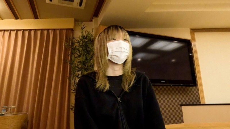 Asahi (18) Schlanke kleine Brüste, zweite Aufnahme aus einem anderen Winkel. Dieses Video enthält zwei Aufnahmen, in denen sie in der Bein-über-Kopf-Position gefickt wird und immer wieder kommt, sowie gerade eine anale Penetration.在线观看