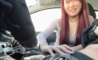 FC2-PPV-4676983 我請一位F罩杯的巨乳美女在車上給我自慰和口交