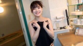 FC2-PPV-4734762 [無碼] 天使般的笑容！最可愛的E罩杯美女⤴總是笑容燦爛，她可愛的小臉蛋被打臉了！吞嚥，然後三次內射！ *額外高清