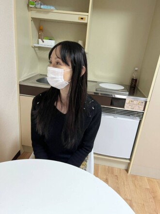 FC2-PPV-4740272 熟女被老公的大雞巴一下子操爆，結果就瘋了，對著對方的雞巴呻吟 [Yome-chan Warehouse] *有評論獎勵
