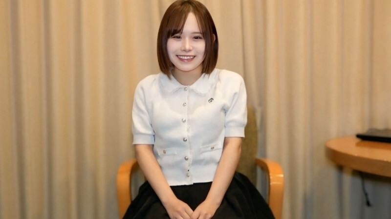 【無】真面目そうな外見から想像出来ない変態ちゃん！最初の可愛い笑顔からどんどんメスの顔になってドスケベ解放⤴やっぱり女性は見た目で判断できない！ゴックン　中だし※特典高画質