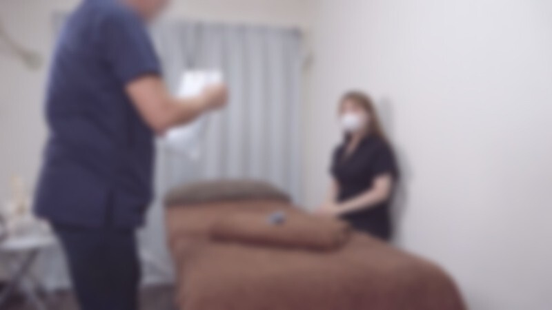 9/28까지 반액! 【무/하메】역 앞의 피자 가게에서 일하고 있는 20대의 여성이 내점해 주었습니다. **여성이므로 매우 민감하고 목소리도 나오므로 두근두근합니다.