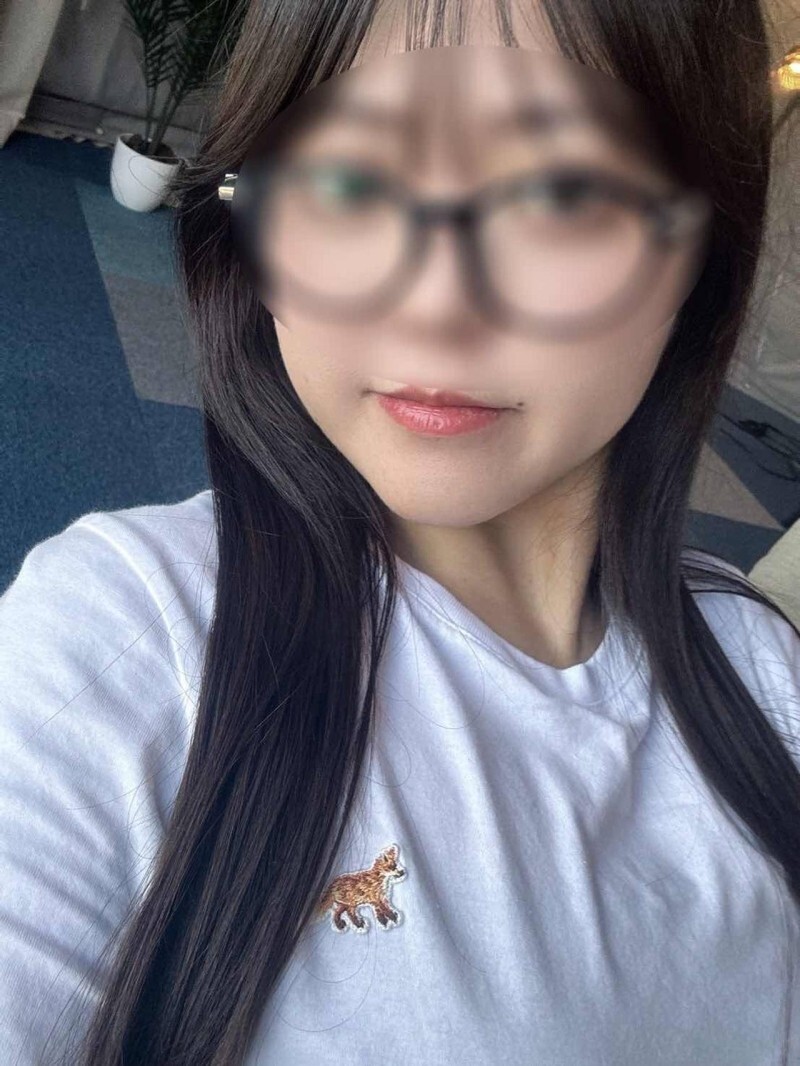 【완전 첫 촬영】SSSS급 투명감 No.1 미인, 눈가리개 상태로 설마의 흑인***질 내 사정! 연속 피스톤으로 질 안쪽 이키! 전편