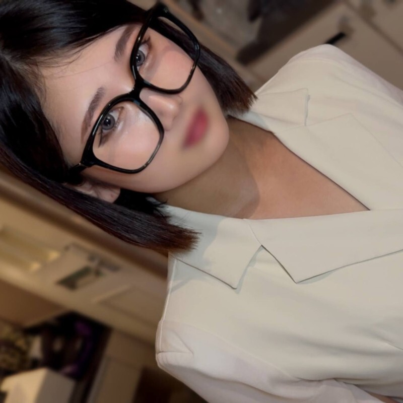 《10/3까지 1980pt》【무】지적 너무 흑발 거유 비서! ! 찌를 때마다 물결치는 큰 신지! ! 이키 흐트러지는 유령 인테리어 F컵 미녀에 대량 종부! !