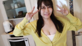 FC2-PPV-4783009 【大量顏射】乾淨俐落的OL，穿著工裝露出性感乳溝，一邊口交一邊比出雙重和平手勢♥為了保佑平安分娩，中出性愛上升到極致♪最後，大量顏射讓乾淨利落的臉蛋變成了精液馬桶♥※評論特典：5張地獄場景合集