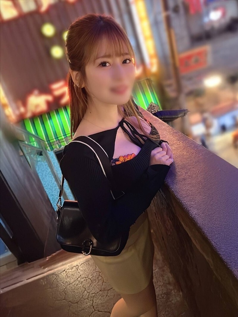 【격야바・최강의 유부녀】 안아 기분이 사이코 삼나무 떡 피부 아라서 부인·29세 만즙 투성이의 할머니를 빠바 ⇒욕구 불만으로 은어 연발의 질 내 사정생 SEX『마이나』