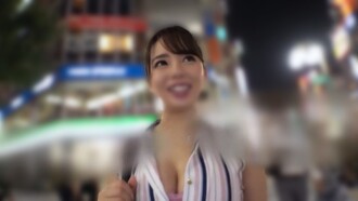 FC2-PPV-4799286 【附贈花絮】*傳奇女招待登場。一位身材豐滿、胸部傲人的美女用潤滑油為你進行淫蕩的口交，並上演了一場滑膩的性愛遊戲。她被一根巨大的陰莖猛烈抽插，在快感中扭動身體，最終達到噴射高潮！
