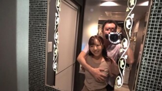FC2-PPV-4813035 （业余*个人拍摄）有男友的邋遢OL居然来找我！她的乳头坚挺，她那美丽的剃毛阴部被深深插入，最后她射在了自己的乳房上！