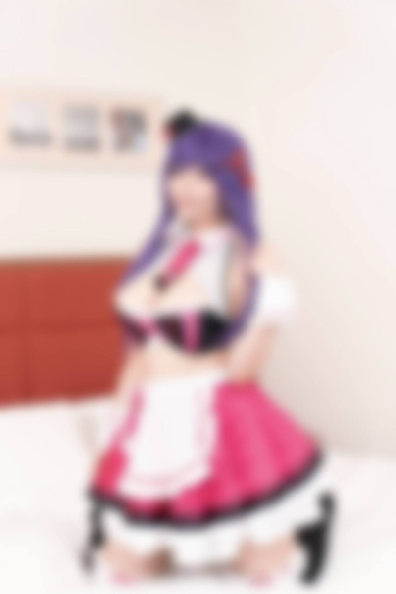 『진짜 코스플레이어/개 촬영』Fate/stay night의 키리 사쿠라가 어색한 메이드복으로 급사 타임