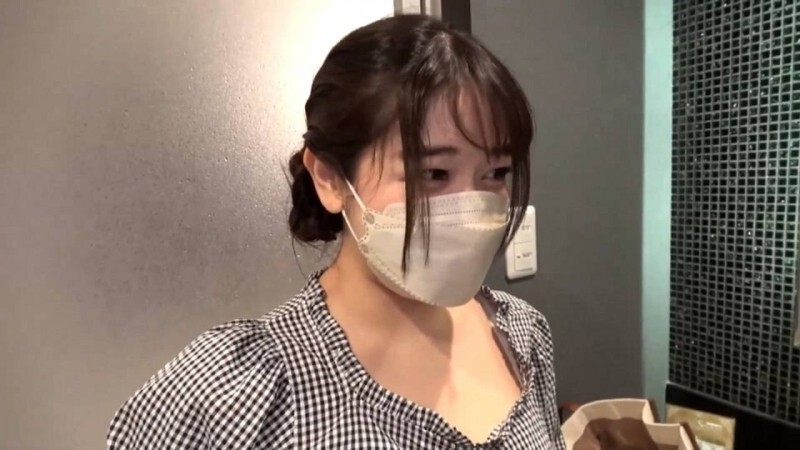 [個撮]※50本限定超特価※メンズエステをデリバリーしたら美人そうな人妻が！マスク取ったら美人過ぎて土下座してハメ撮り懇願！