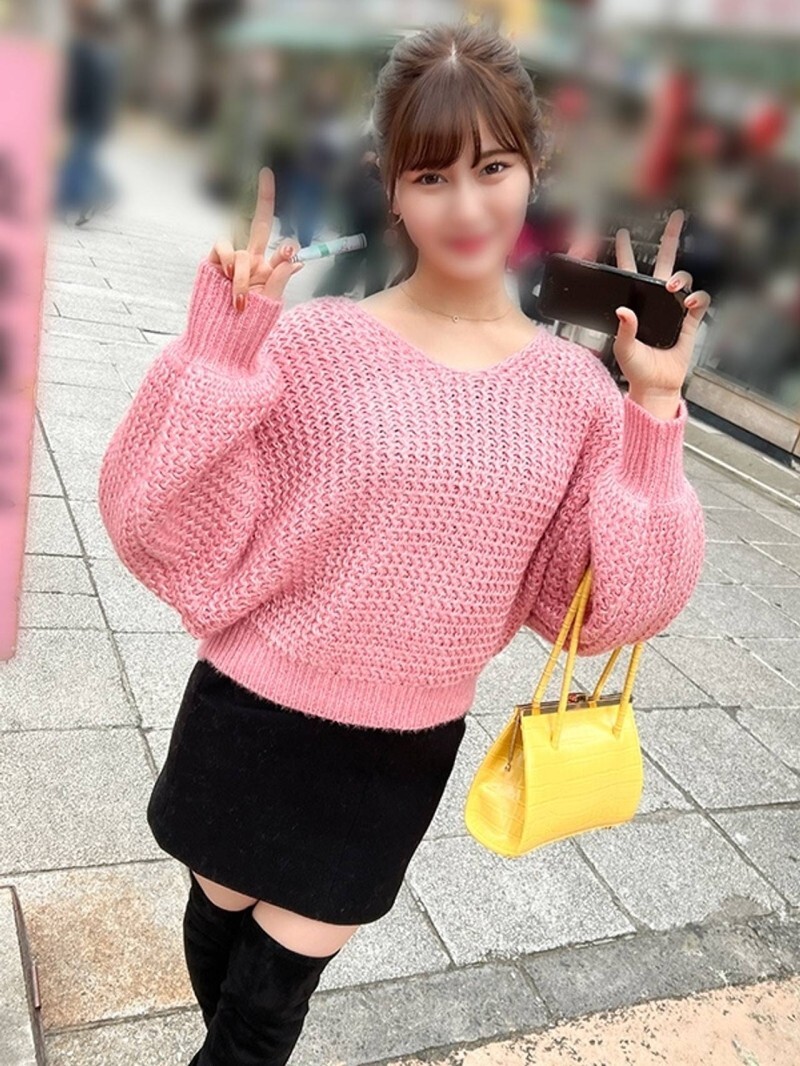 【予想外！飛び出るイキ潮】ピンク乳首のスーパー美乳**大生・22歳 激しすぎるデカ太ちんぽの生ピストンで完全メス堕ち⇒イキ潮連発の中出しSEX