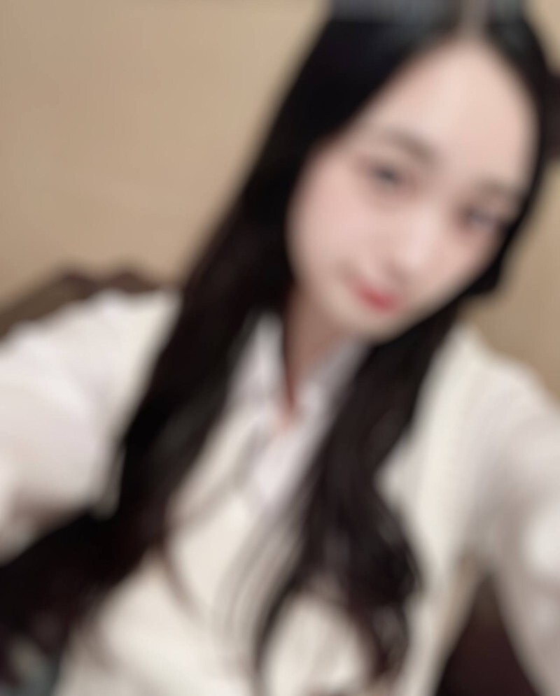 초강모! 순수한 아가씨! 쭉 정해진 생활에 참을 수 없고 잘 생기지 않는 것을,,, 인생 첫 얼굴사정·첫 질 내 사정!