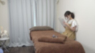FC2-PPV-4841660 ♡2月15日前半價！ 【無/性】一位非常迷人的女士，身材嬌小卻散發著成熟魅力，就像一位可愛的偶像，再次光臨本店。這次她要求做一次更長的精油護理。