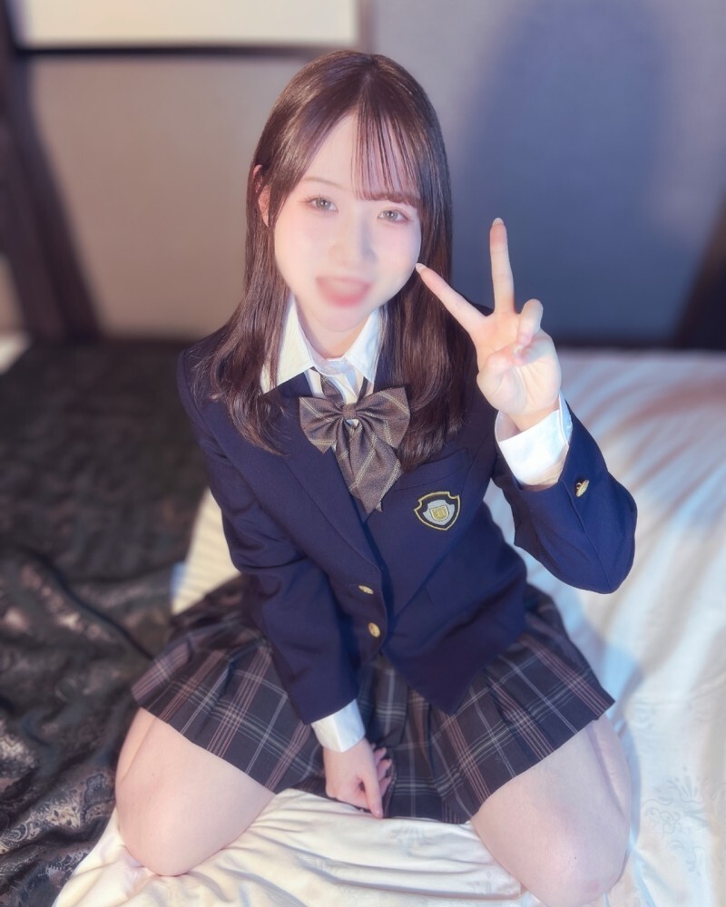 【変態紳士完全復活×AF黒船襲来】伝説のAF巨匠が完全復活。20㎝オーバー巨根に身も心も委ねる右も左も分からない18歳はるかちゃんの人生初中出し、そして伝説のアナルＳＥＸをとくとご覧ください。