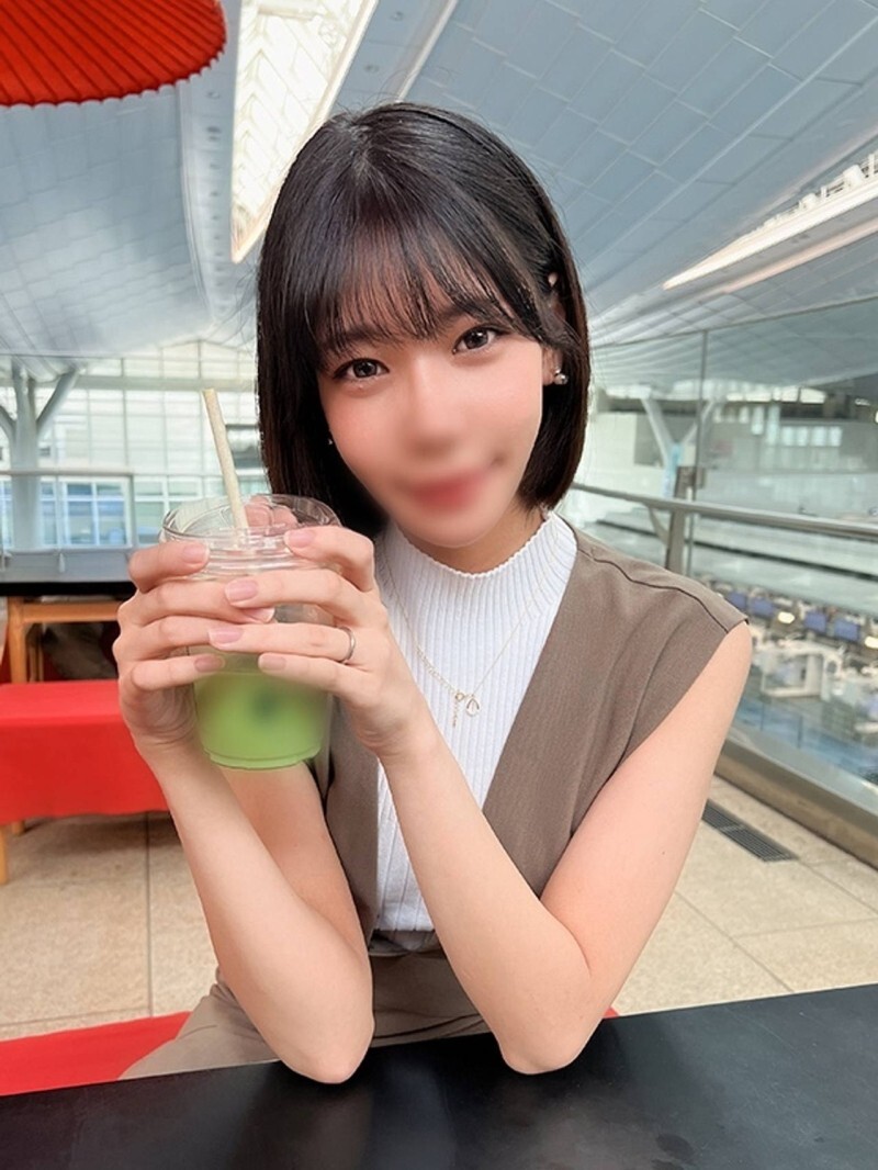 결혼 전에 세후레였던 빈유 슬렌더인 유부녀(29)를 지방에서 호출해 3년만의 오랜 재개 낳은 ⇒성욕 폭발로 이키시오 분사 & 연속 질 내 사정 “미나미”