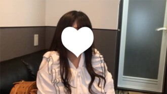 【완전 신작!・선착 50명 1000엔 오프】유니 18세・얼굴・생. 니코니코 흑발 통통한 짱이 모두 말해져. 마스크를 제거하고 항문으로 깊게 핥는 (072)