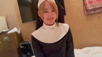 FC2-PPV-4852149 FC2-PPV-4852149 我和一个超级可爱的修女发生了无保护性行为，并把精液射在了她的脸上。