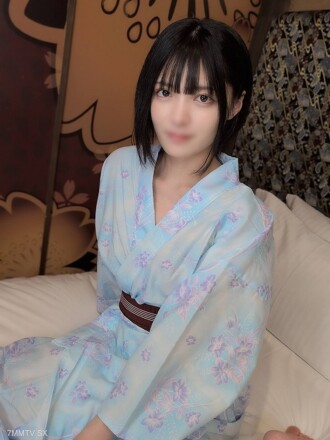 FC2-PPV-4876823 萌系差異！天真爛漫的20歲女大學生，個性卻十分「好色」⇒在露天溫泉，浴衣上露出一個小洞（Yumi Ni）| FC2電子市場