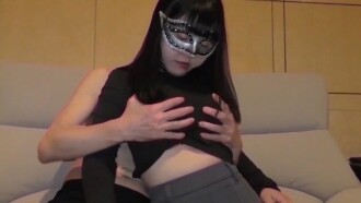 FC2-PPV-4880471 【限时5天优惠：500积分套装】一位30岁已婚女性因好奇心驱使查看其他男性的生殖器并暴露了自己的身体 - 完整版