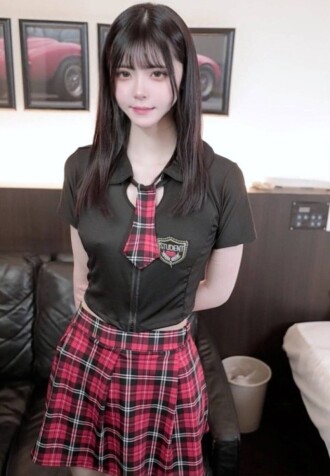 FC2-PPV-4880661 【真容曝光】「选秀第一名 SSS级偶像候选人，18岁」 价格极高，风险极高的日间性爱拍摄。 *价格将逐一递增。