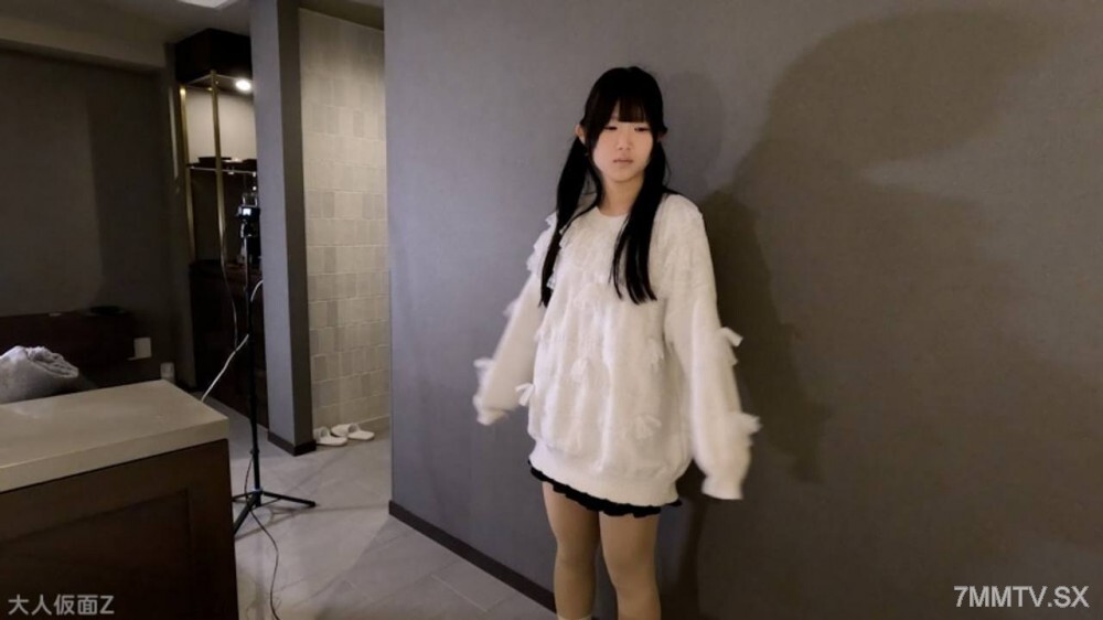 【素人初拍】紫羅蘭(18)163cm47kgD罩杯雖然是最可愛的，卻被中年肥佬親吻、內射和肛交的影片另一個角度及未公開影片 | FC2電子市場