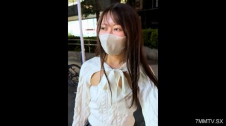 像是小智的偶像系田徑美女與全力兩連發內射性交。拿起纖細的身體巴砲性交