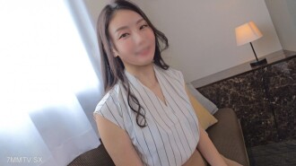 FC2-PPV-4932990 FC2-PPV-4932990 一位40岁新婚成熟女性，有着不可饶恕的生育经验和寄宿受孕，强烈渴望一位新女孩在场，并接受NTR种马的奶油派。