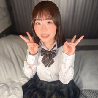 FC2-PPV-4934031 FC2-PPV-4934031 總長175分鐘【無盡深層插入肛交♡】身高144cm，面容清純，18歲的穗乃果醬。她第一次與超過20cm的巨根進行肛交，獲得了強烈的快感…觀看深層插入肛交。