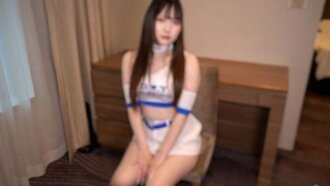 FC2-PPV-4957736 FC2-PPV-4957736 【否】白皙的皮肤，姣好的容貌，还有高挑的身材！她能轻鬆够到房间里的横樑！她穿着白色高跟鞋和赛车女郎的服装，完美展现了她曼妙的身材、美腿和傲人的胸部。 ⤴ 吞嚥，内射 *附赠：高清视频