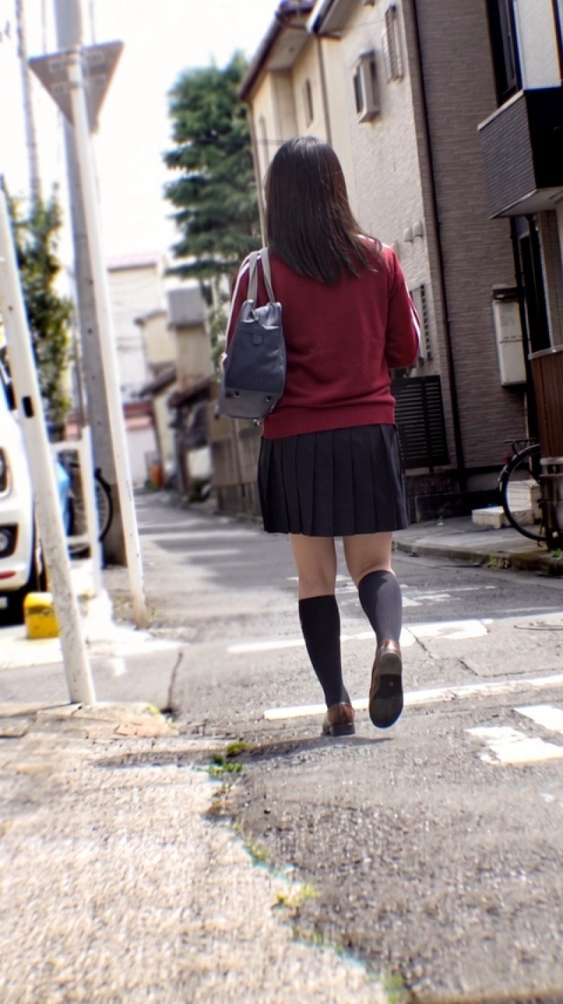 FC2-PPV-4963842 FC2-PPV-4963842 【限量库存】18岁少女（身高140cm，B罩杯）在家被猛操。令人震惊的视频，纯洁无辜的美女在享受快感时疯狂释放，露出极度兴奋的表情。