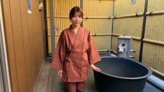 FC2-PPV-4987537 FC2-PPV-4987537 【否】日式旅館的女僕。膚色白皙，身材苗條，氣質高雅。一位風情萬種、身材火辣的女子，專門勾引客人。 【海外版】附贈特典。