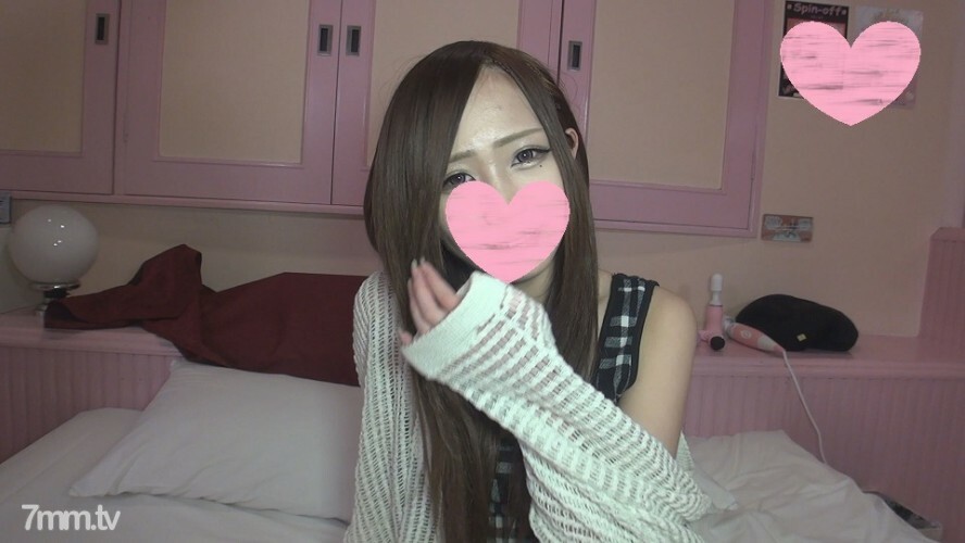 人生初！スレンダー美女がおっさん2人と３P膣の奥に連続中出し【個人撮影】